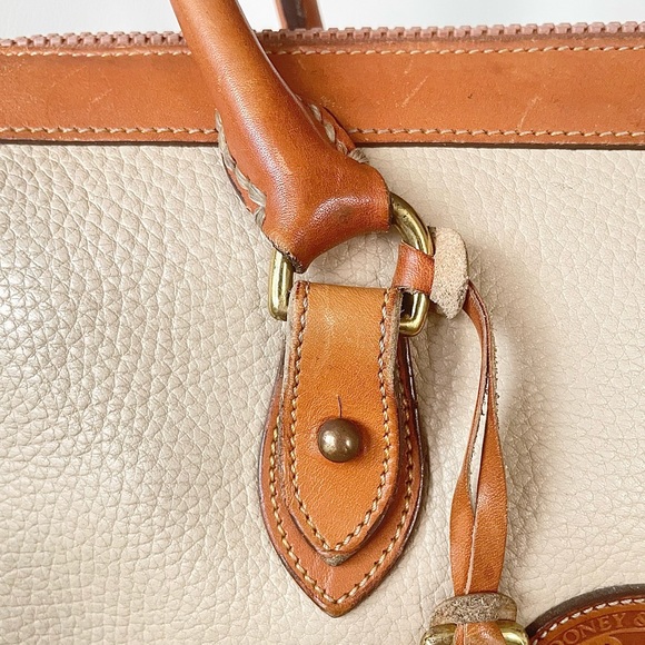 Dooney & Burke Vintage Shoulder Bag β PRICED TO SELL! - Picture 3 of 6